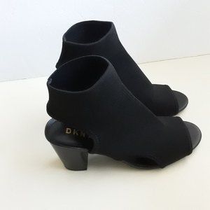 DKNY Ladies Textile Upper Heels Size 11M.